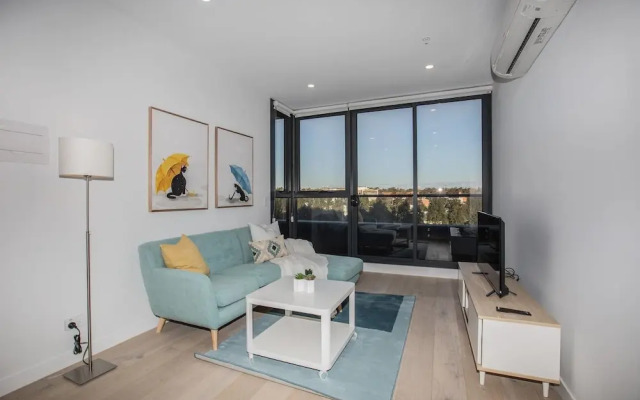 Stunning Apartment In Parkville