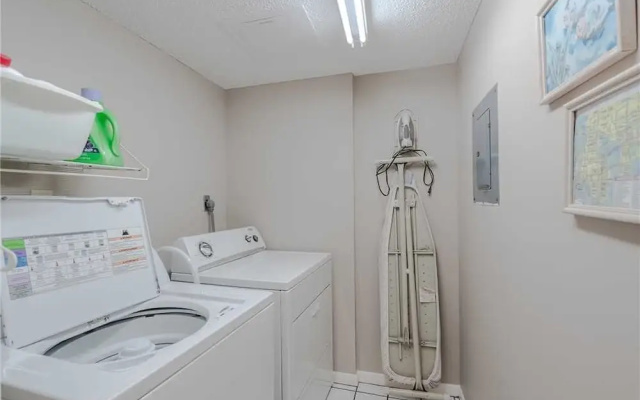 Las Brisas 404 - Three Bedroom Condo