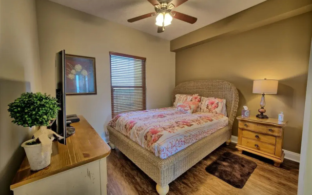 Roomy Oceanfront Condo with Breathtaking View and Beachside Pool - Unit 1906 by RedAwning