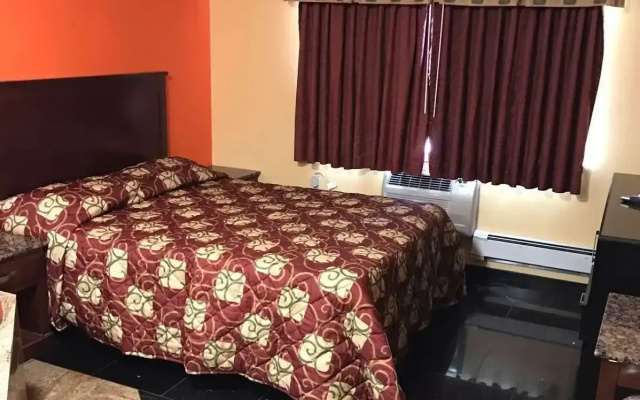Travelodge by Wyndham Avenel Woodbridge