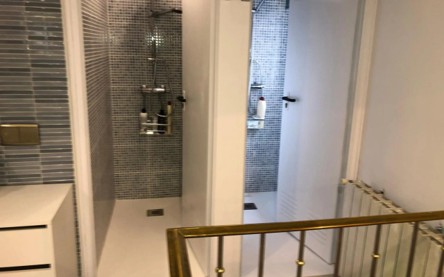 Luxurious 5 Bedroom Apartment in Moncloa-Aravaca