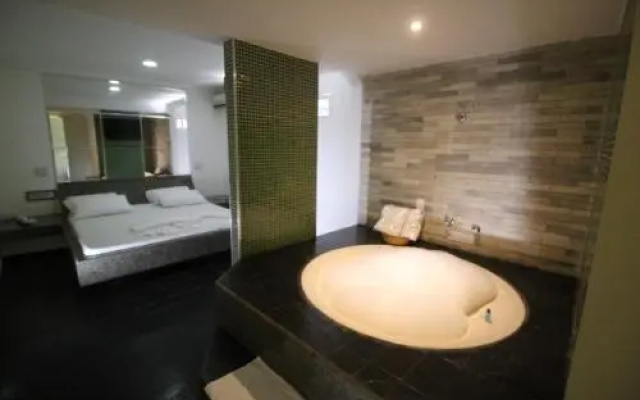 Hotel Colonial (Adult Only)