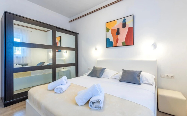 Nice Home in Kastel Stari With Wifi and 1 Bedrooms