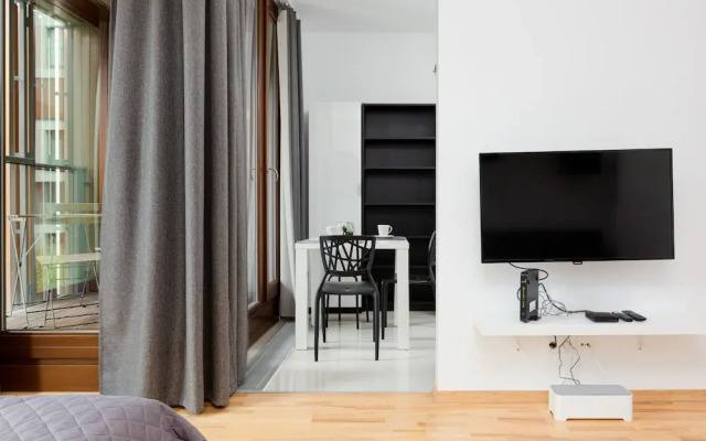Studio Kolejowa Warsaw by Renters