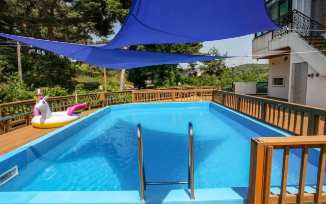 Anmyeondo Petite Pension