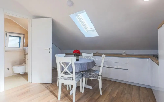 Awesome Home in Peroj With 2 Bedrooms and Wifi
