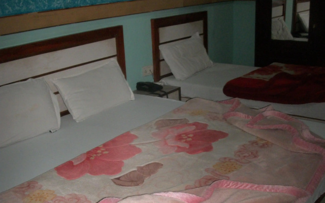 Hotel New Anand Niwas