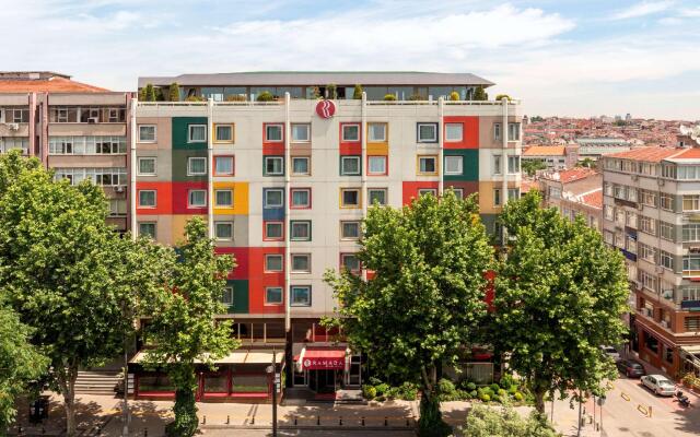 Отель Ramada Istanbul Old City вид на фасад