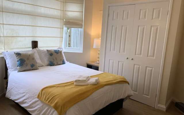 6 bed House With 2 En-suites, Garden and Parking