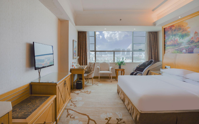 Vienna Hotel Guangdong Dongguan Tangxia South High-Speed Railway Station