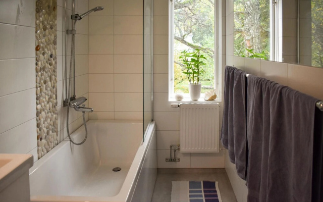 Amazing Home in Motala With 4 Bedrooms, Sauna and Wifi
