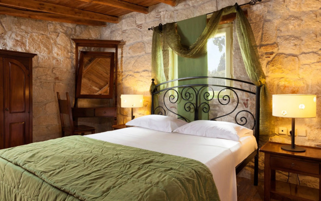 Petrino Eco Village