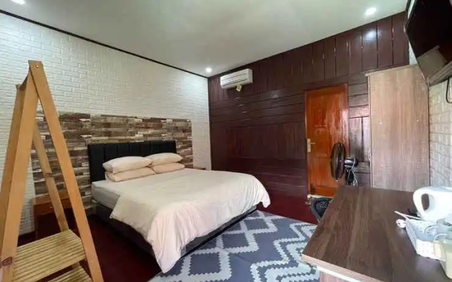 IZY Guest House