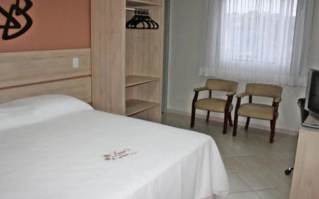 Lara's Hotel