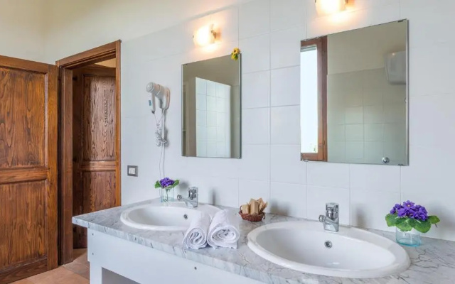 CASALE BROLIO 12&2, Emma Villas