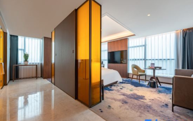 World Hotel (Linyi Pingyi )