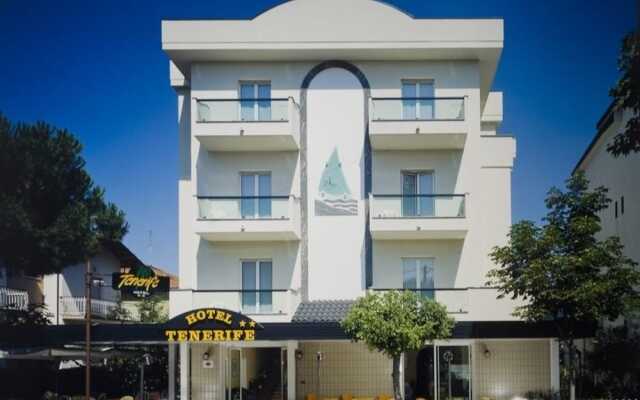 Hotel Tenerife вид на фасад