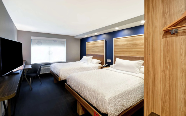 Tru by Hilton Sterling Heights Detroit