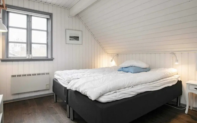 8 Person Holiday Home in Frorup
