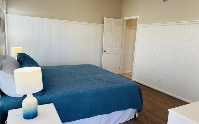 Avalon East- 5 Bedroom Home by RedAwning