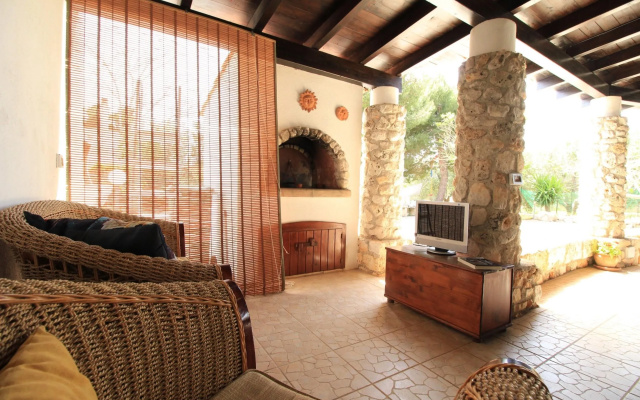 Dora Lovely Country Home