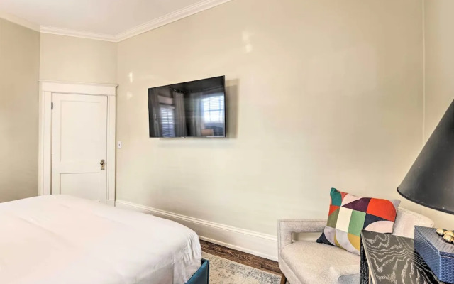 Bright Apartment 3 Mi to Downtown Birmingham!