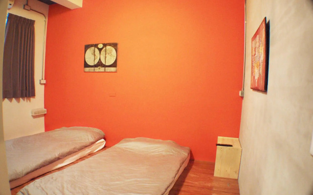 Knock Knock Hostel