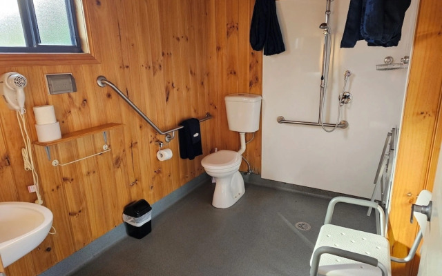 Snug Beach Cabin And Caravan Park