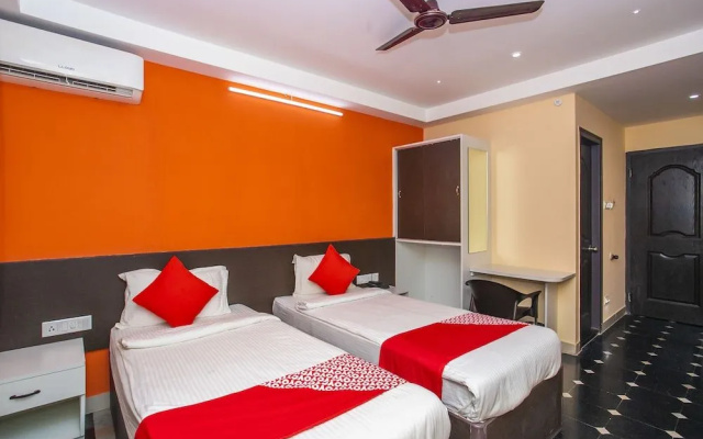 OYO 22837 Chairmen's Hotel