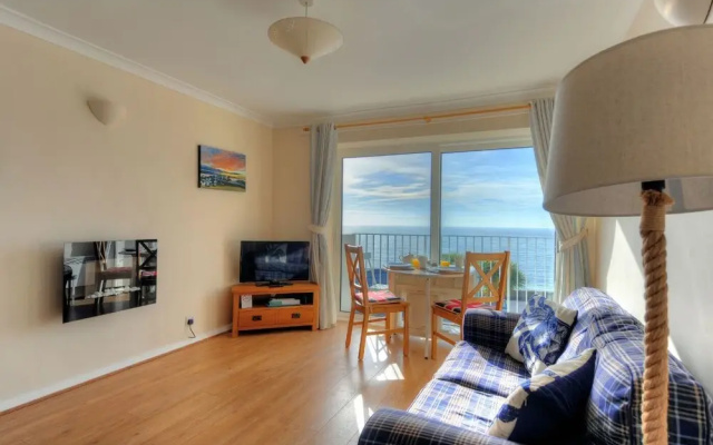 6 Bay View Court