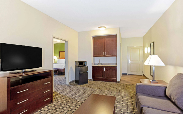 La Quinta Inn & Suites by Wyndham Lancaster