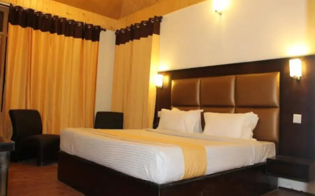 Six Seasons Hotel