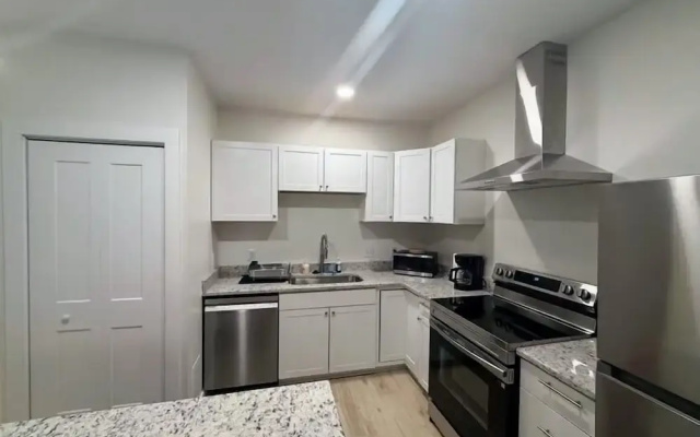 Newly Renovated 2 Bedroom - B