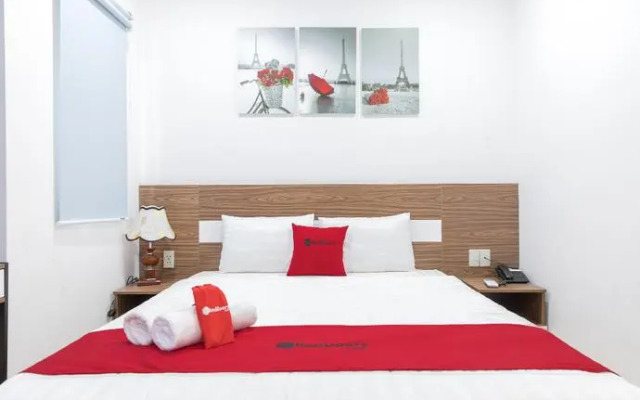 RedDoorz near Nguyen Van Thoai Street