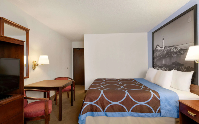 Super 8 by Wyndham Portland ME