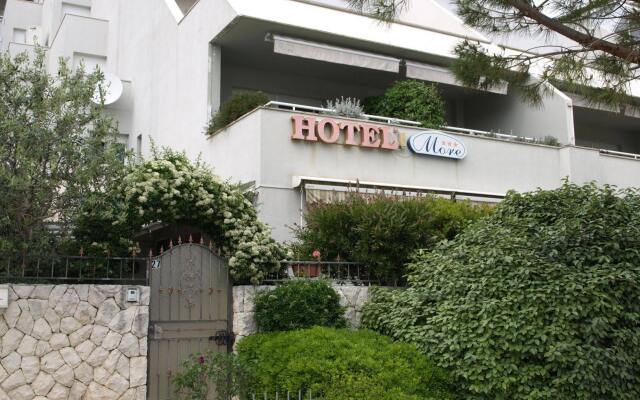 Hotel More вид на фасад