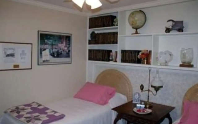 Tuggles' Folly Bed and Breakfast