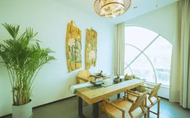 Hanting Hotel (Xiamen Wenzao Subway Station)