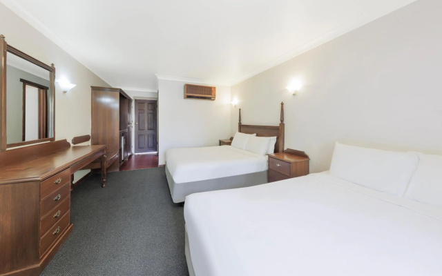 Elizabethan Lodge