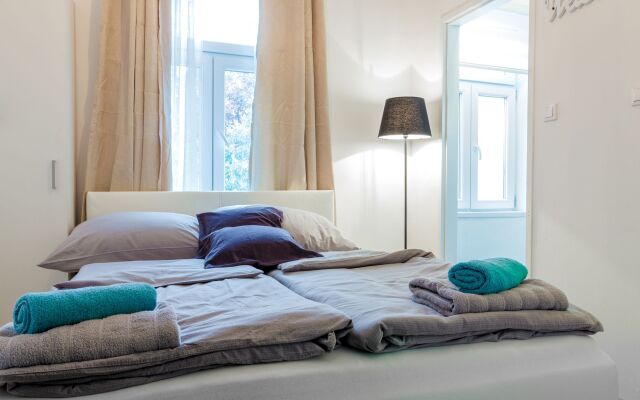 Апартаменты Holiday & Business Apartments 1120 комната для гостей