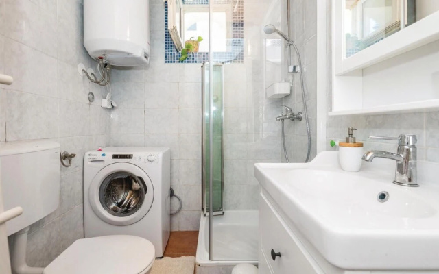 Awesome Home in Novalja With Wifi and 2 Bedrooms