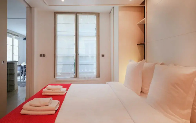 Paris Marais Bouquet Residence