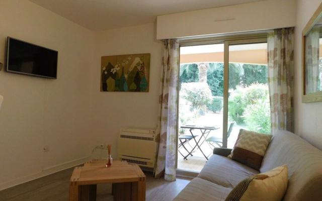 T1, Central Park, climatisation, piscine, parking privé