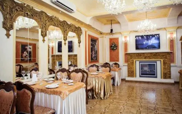 Hotel Versailles