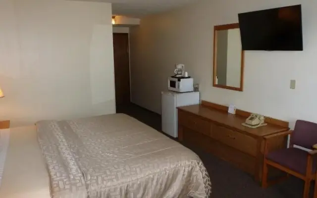 Riverwood Inn