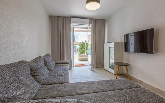 Apartments Azzaro