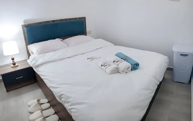 One bed Room Apartment Paradise Beach Front in Nice Residence