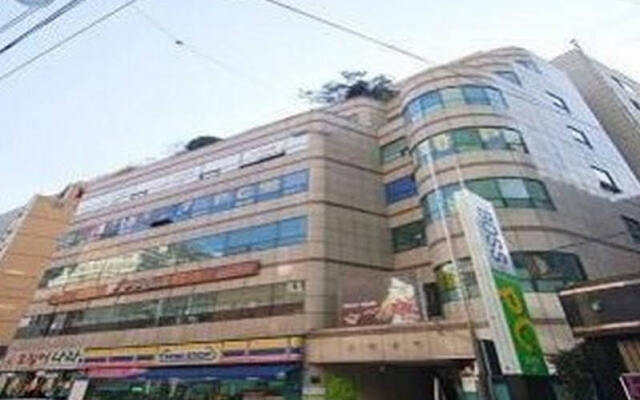 Отель Seocho Hill Livingtel вид на фасад