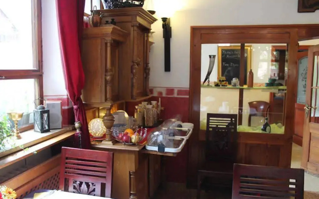 Kreuzerhof Hotel Garni