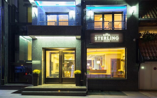 Hotel Sterling Garni вид на фасад